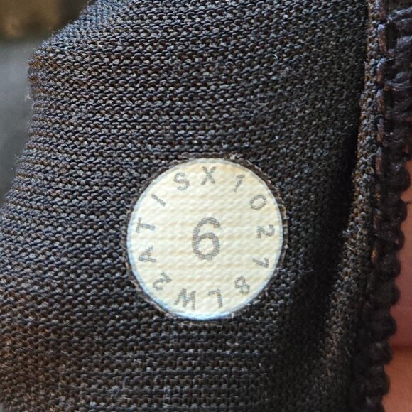 Lululemon Time to Sweat Bra - 6 - Picture 6 of 6